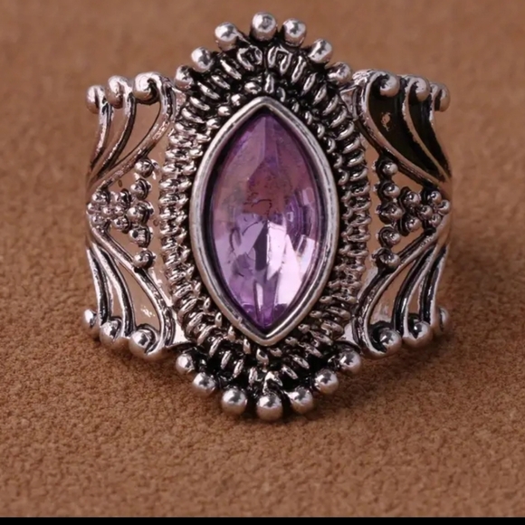 New cubic zirconia pink stone size 10 silver antique look ring - Picture 2 of 8